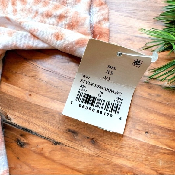 DISNEY Mickey and Friends “Happy Haunting” Cropped Tie-Dye T-Shirt - XS - NWT - Picture 4 of 8